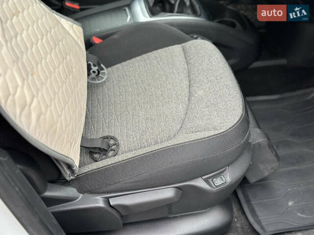 Белый Ситроен Гранд С4 Пикассо, объемом двигателя 1.6 л и пробегом 259 тыс. км за 12600 $, фото 31 на Automoto.ua