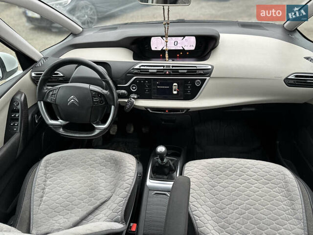 Белый Ситроен Гранд С4 Пикассо, объемом двигателя 1.6 л и пробегом 259 тыс. км за 12600 $, фото 28 на Automoto.ua