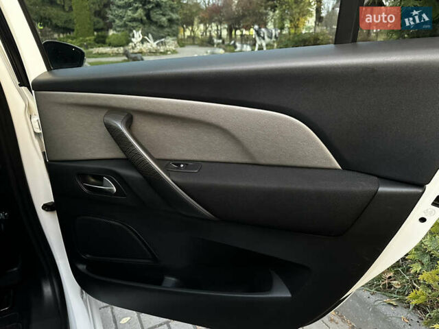 Белый Ситроен Гранд С4 Пикассо, объемом двигателя 2 л и пробегом 203 тыс. км за 13750 $, фото 68 на Automoto.ua