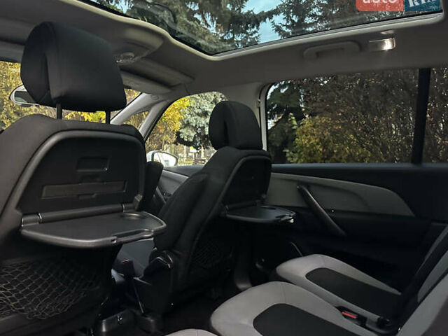 Белый Ситроен Гранд С4 Пикассо, объемом двигателя 2 л и пробегом 203 тыс. км за 13750 $, фото 53 на Automoto.ua