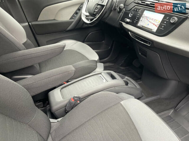 Білий Сітроен Гранд С4 Пікассо, об'ємом двигуна 1.6 л та пробігом 154 тис. км за 11500 $, фото 21 на Automoto.ua