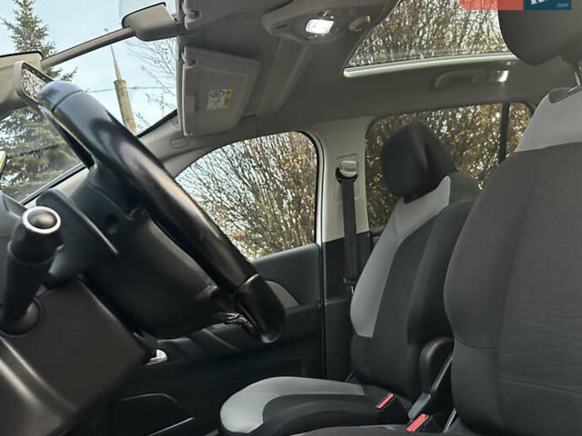 Белый Ситроен Гранд С4 Пикассо, объемом двигателя 2 л и пробегом 203 тыс. км за 13750 $, фото 52 на Automoto.ua