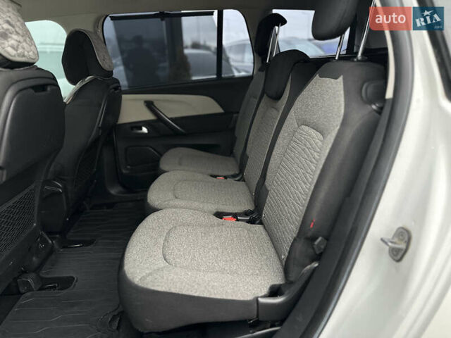 Белый Ситроен Гранд С4 Пикассо, объемом двигателя 1.6 л и пробегом 259 тыс. км за 12600 $, фото 17 на Automoto.ua