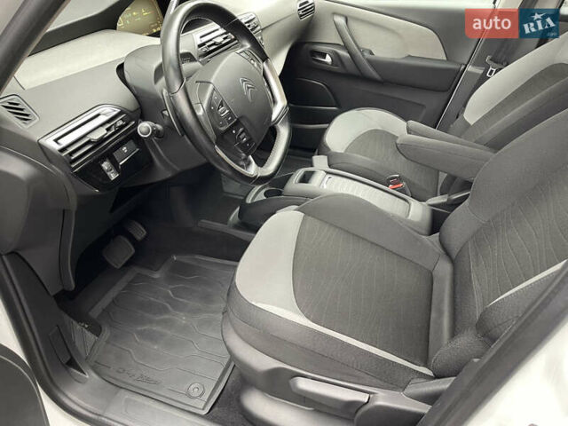 Білий Сітроен Гранд С4 Пікассо, об'ємом двигуна 1.6 л та пробігом 154 тис. км за 11500 $, фото 35 на Automoto.ua