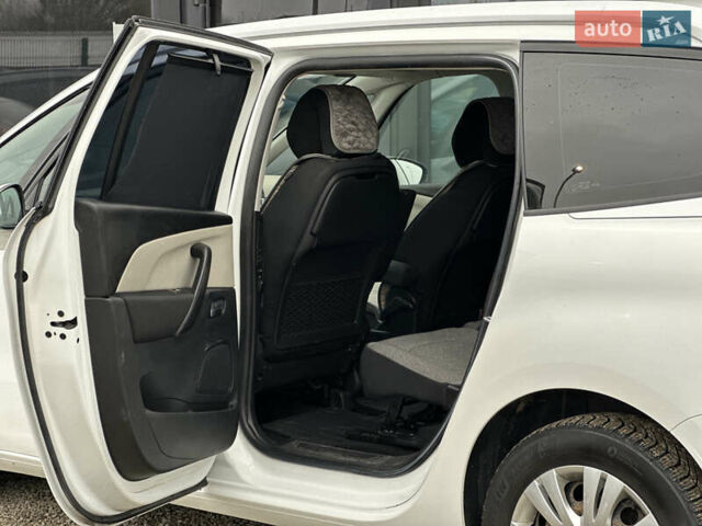 Белый Ситроен Гранд С4 Пикассо, объемом двигателя 1.6 л и пробегом 259 тыс. км за 12600 $, фото 34 на Automoto.ua