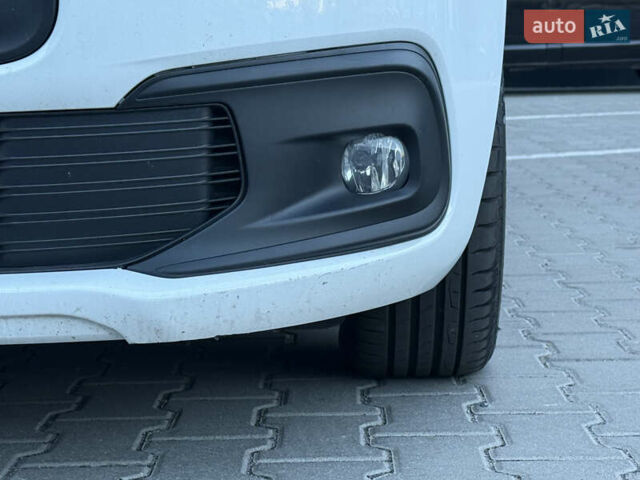 Белый Ситроен Гранд С4 Пикассо, объемом двигателя 1.5 л и пробегом 154 тыс. км за 11850 $, фото 18 на Automoto.ua