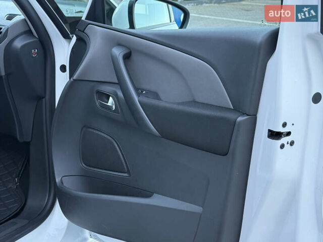 Білий Сітроен Гранд С4 Пікассо, об'ємом двигуна 1.5 л та пробігом 158 тис. км за 12999 $, фото 44 на Automoto.ua