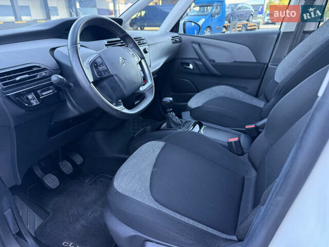 Белый Ситроен Гранд С4 Пикассо, объемом двигателя 1.5 л и пробегом 154 тыс. км за 11850 $, фото 25 на Automoto.ua