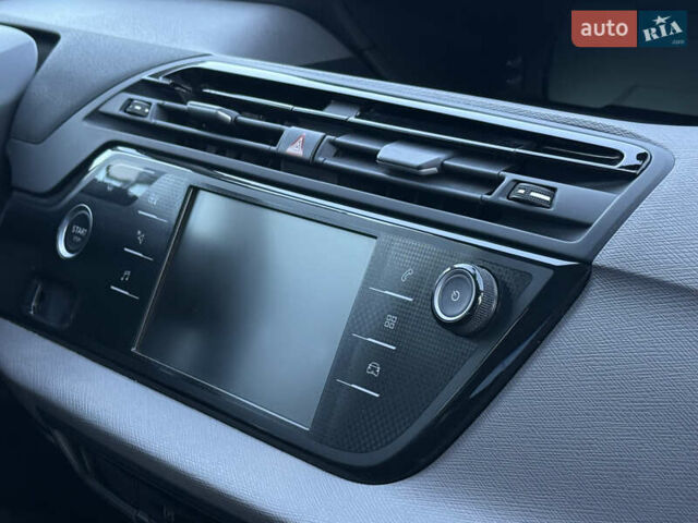 Белый Ситроен Гранд С4 Пикассо, объемом двигателя 1.5 л и пробегом 154 тыс. км за 11850 $, фото 47 на Automoto.ua