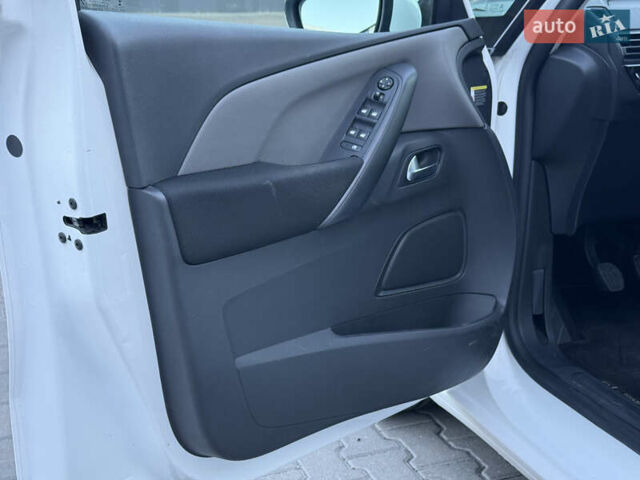 Білий Сітроен Гранд С4 Пікассо, об'ємом двигуна 1.5 л та пробігом 158 тис. км за 12999 $, фото 30 на Automoto.ua