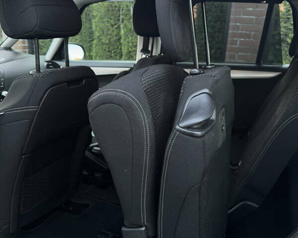 Бежевый Ситроен Гранд С4 Пикассо, объемом двигателя 1.6 л и пробегом 230 тыс. км за 7500 $, фото 31 на Automoto.ua