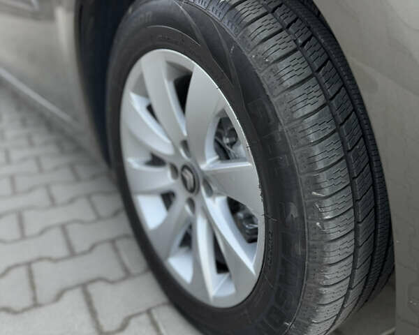 Бежевый Ситроен Гранд С4 Пикассо, объемом двигателя 1.6 л и пробегом 230 тыс. км за 7500 $, фото 3 на Automoto.ua