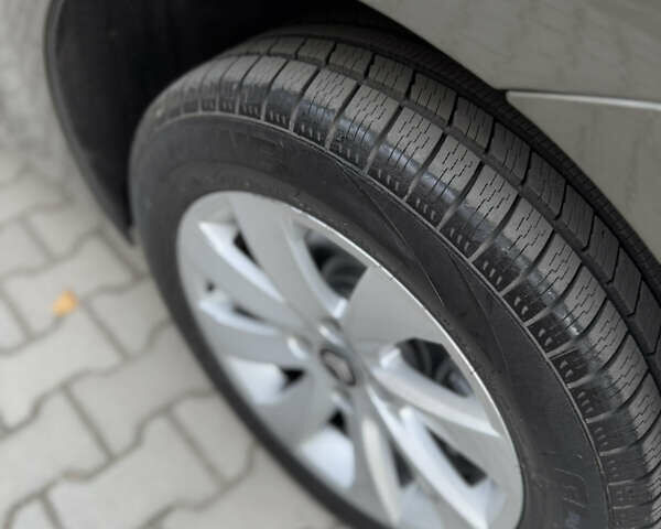 Бежевый Ситроен Гранд С4 Пикассо, объемом двигателя 1.6 л и пробегом 230 тыс. км за 7500 $, фото 4 на Automoto.ua