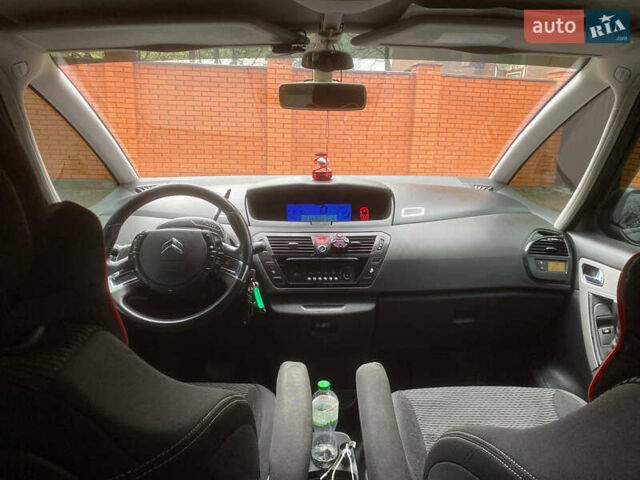 Черный Ситроен Гранд С4 Пикассо, объемом двигателя 2 л и пробегом 120 тыс. км за 6250 $, фото 23 на Automoto.ua
