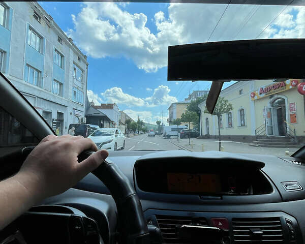 Черный Ситроен Гранд С4 Пикассо, объемом двигателя 1.6 л и пробегом 480 тыс. км за 5400 $, фото 15 на Automoto.ua