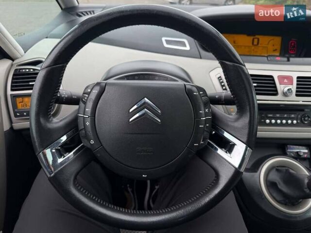 Черный Ситроен Гранд С4 Пикассо, объемом двигателя 1.7 л и пробегом 210 тыс. км за 7500 $, фото 50 на Automoto.ua