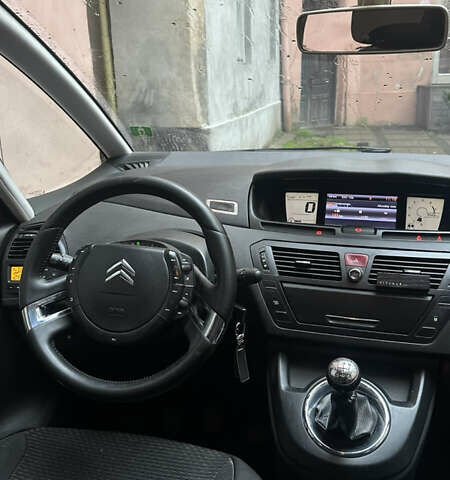 Черный Ситроен Гранд С4 Пикассо, объемом двигателя 1.6 л и пробегом 290 тыс. км за 6300 $, фото 2 на Automoto.ua