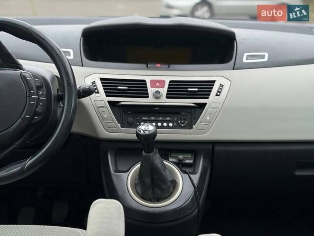 Черный Ситроен Гранд С4 Пикассо, объемом двигателя 1.7 л и пробегом 210 тыс. км за 7500 $, фото 45 на Automoto.ua