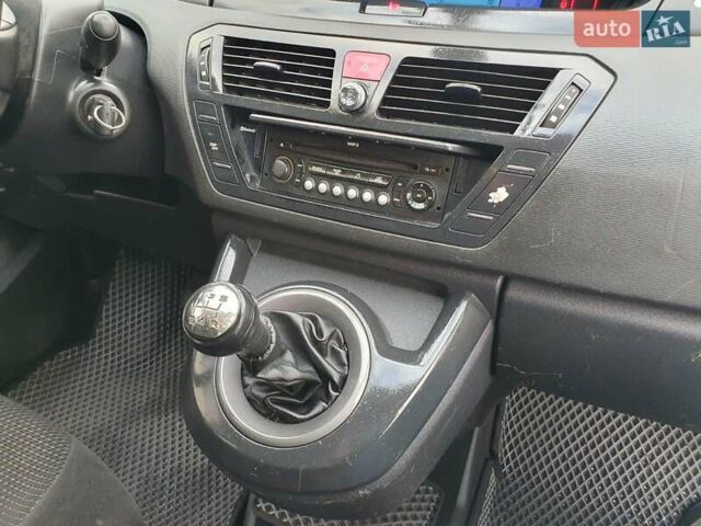 Черный Ситроен Гранд С4 Пикассо, объемом двигателя 1.75 л и пробегом 100 тыс. км за 4500 $, фото 34 на Automoto.ua