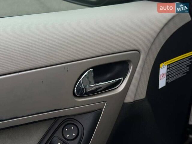 Черный Ситроен Гранд С4 Пикассо, объемом двигателя 1.7 л и пробегом 210 тыс. км за 7500 $, фото 36 на Automoto.ua