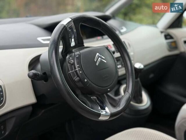 Черный Ситроен Гранд С4 Пикассо, объемом двигателя 1.7 л и пробегом 210 тыс. км за 7500 $, фото 40 на Automoto.ua