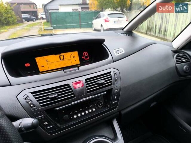 Сітроен Гранд С4 Пікассо 2009 у Києві на Automoto.ua Чорний Сітроен Гранд С4 Пікассо, об'ємом двигуна 1.6 л та пробігом 315 тис. км за 4800 $, фото 15 на Automoto.ua