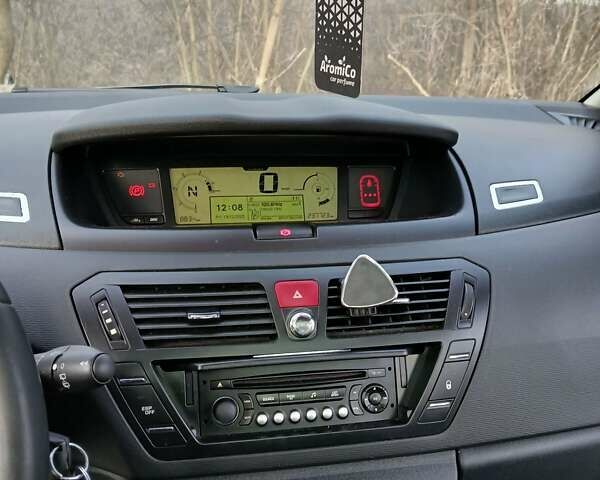 Черный Ситроен Гранд С4 Пикассо, объемом двигателя 1.6 л и пробегом 237 тыс. км за 5600 $, фото 27 на Automoto.ua