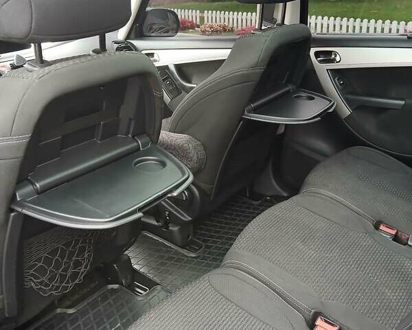 Чорний Сітроен Гранд С4 Пікассо, об'ємом двигуна 1.6 л та пробігом 234 тис. км за 6000 $, фото 30 на Automoto.ua