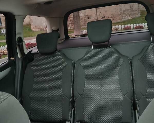 Чорний Сітроен Гранд С4 Пікассо, об'ємом двигуна 1.6 л та пробігом 234 тис. км за 6000 $, фото 31 на Automoto.ua