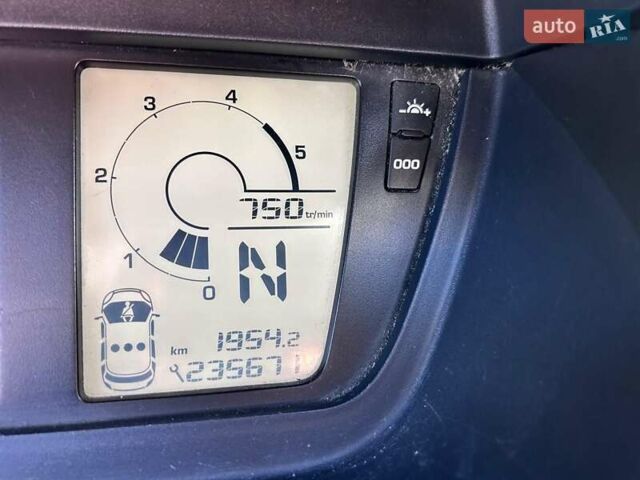 Чорний Сітроен Гранд С4 Пікассо, об'ємом двигуна 1.6 л та пробігом 235 тис. км за 6300 $, фото 14 на Automoto.ua