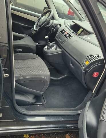 Черный Ситроен Гранд С4 Пикассо, объемом двигателя 1.6 л и пробегом 320 тыс. км за 8000 $, фото 8 на Automoto.ua