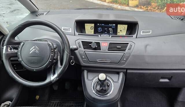 Черный Ситроен Гранд С4 Пикассо, объемом двигателя 1.6 л и пробегом 320 тыс. км за 8000 $, фото 5 на Automoto.ua