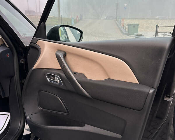 Черный Ситроен Гранд С4 Пикассо, объемом двигателя 2 л и пробегом 235 тыс. км за 12550 $, фото 24 на Automoto.ua