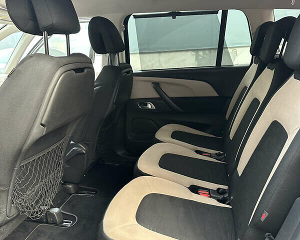 Черный Ситроен Гранд С4 Пикассо, объемом двигателя 2 л и пробегом 235 тыс. км за 12550 $, фото 32 на Automoto.ua