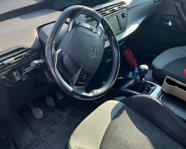 Черный Ситроен Гранд С4 Пикассо, объемом двигателя 1.56 л и пробегом 270 тыс. км за 9600 $, фото 4 на Automoto.ua