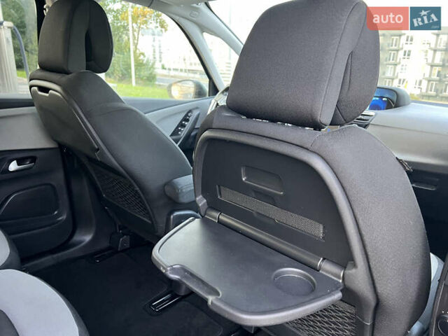 Сітроен Гранд С4 Пікассо 2015 у Львові на Automoto.ua Чорний Сітроен Гранд С4 Пікассо, об'ємом двигуна 1.6 л та пробігом 213 тис. км за 12300 $, фото 73 на Automoto.ua