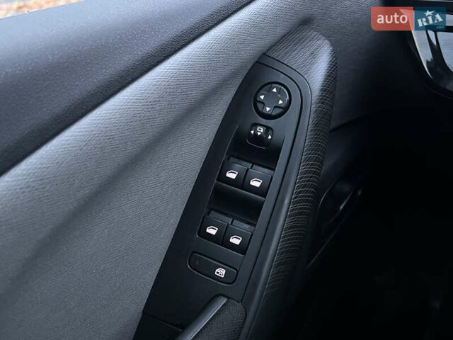 Сітроен Гранд С4 Пікассо 2015 у Львові на Automoto.ua Чорний Сітроен Гранд С4 Пікассо, об'ємом двигуна 1.6 л та пробігом 213 тис. км за 12300 $, фото 93 на Automoto.ua