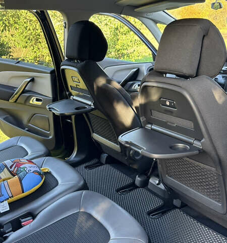 Сітроен Гранд С4 Пікассо 2016 у Борисполе на Automoto.ua Чорний Сітроен Гранд С4 Пікассо, об'ємом двигуна 1.56 л та пробігом 263 тис. км за 12700 $, фото 18 на Automoto.ua