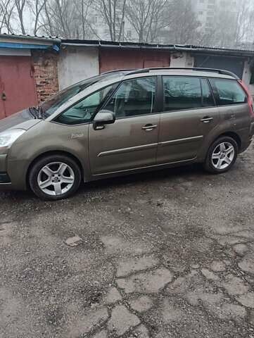 Коричневый Ситроен Гранд С4 Пикассо, объемом двигателя 1.6 л и пробегом 186 тыс. км за 4600 $, фото 1 на Automoto.ua