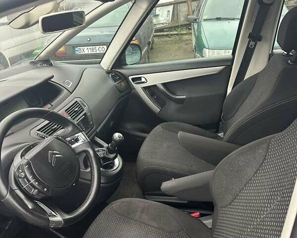 Коричневый Ситроен Гранд С4 Пикассо, объемом двигателя 1.6 л и пробегом 186 тыс. км за 4600 $, фото 32 на Automoto.ua