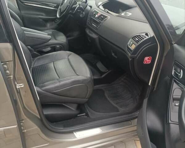 Коричневий Сітроен Гранд С4 Пікассо, об'ємом двигуна 1.6 л та пробігом 216 тис. км за 7500 $, фото 31 на Automoto.ua