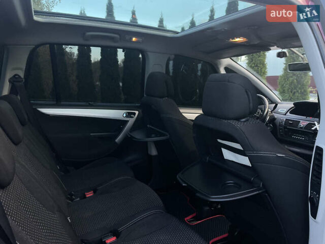 Ситроен Гранд С4 Пикассо 2006 в Надворной на Automoto.ua Красный Ситроен Гранд С4 Пикассо, объемом двигателя 1.56 л и пробегом 215 тыс. км за 6350 $, фото 34 на Automoto.ua