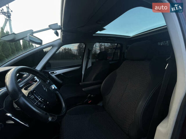 Красный Ситроен Гранд С4 Пикассо, объемом двигателя 1.56 л и пробегом 217 тыс. км за 5999 $, фото 41 на Automoto.ua