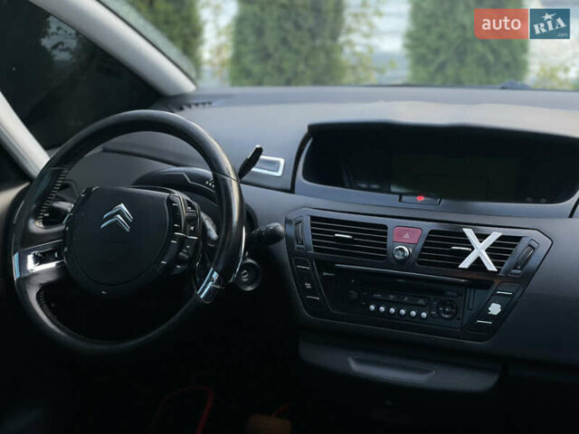 Ситроен Гранд С4 Пикассо 2006 в Надворной на Automoto.ua Красный Ситроен Гранд С4 Пикассо, объемом двигателя 1.56 л и пробегом 215 тыс. км за 6350 $, фото 44 на Automoto.ua