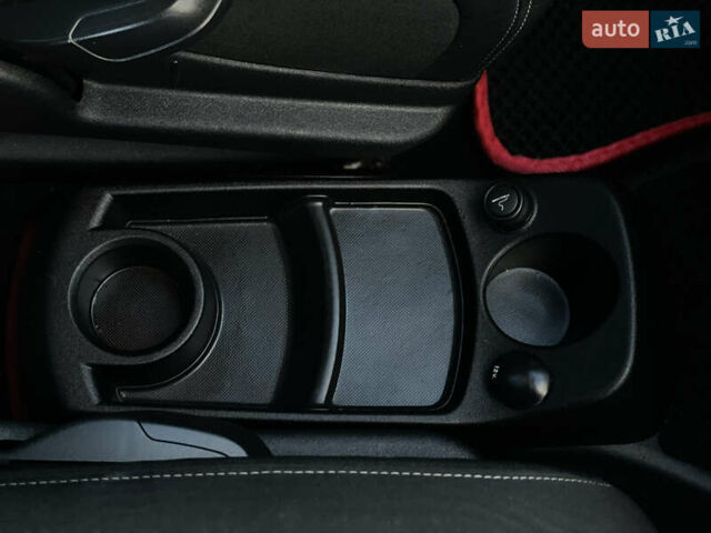 Красный Ситроен Гранд С4 Пикассо, объемом двигателя 1.56 л и пробегом 217 тыс. км за 5999 $, фото 29 на Automoto.ua