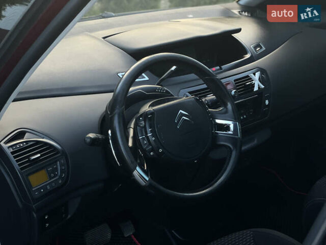 Красный Ситроен Гранд С4 Пикассо, объемом двигателя 1.56 л и пробегом 215 тыс. км за 5999 $, фото 26 на Automoto.ua