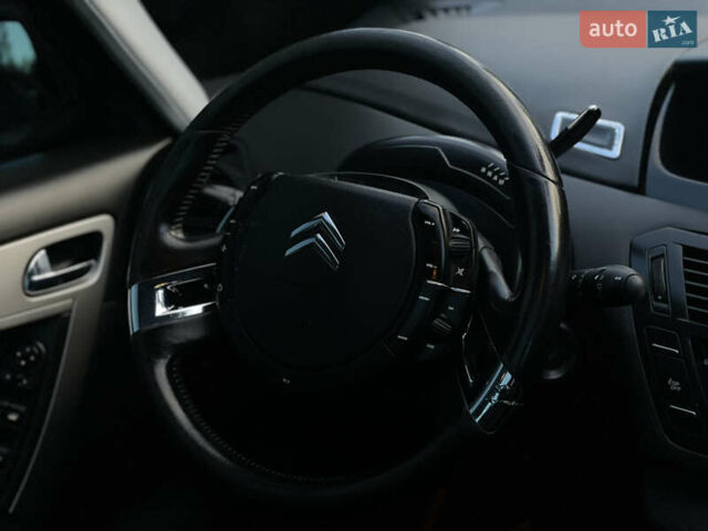 Красный Ситроен Гранд С4 Пикассо, объемом двигателя 1.56 л и пробегом 217 тыс. км за 5999 $, фото 42 на Automoto.ua