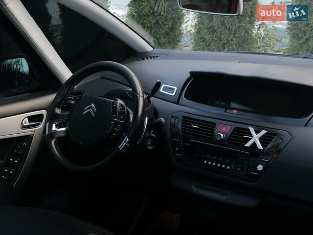 Красный Ситроен Гранд С4 Пикассо, объемом двигателя 1.56 л и пробегом 215 тыс. км за 5999 $, фото 38 на Automoto.ua