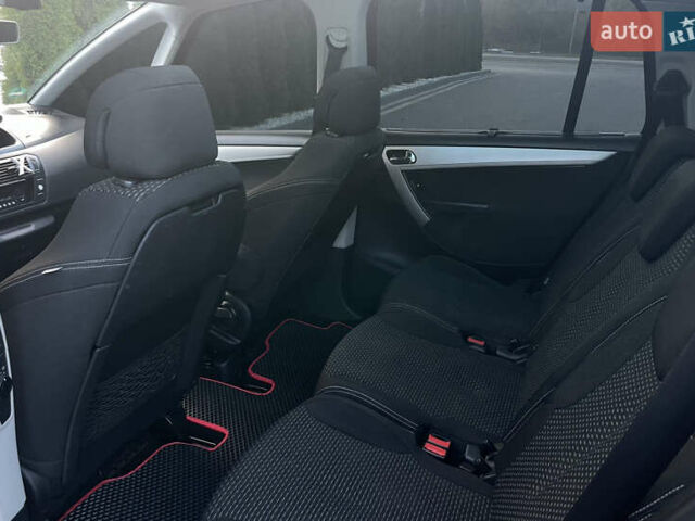 Красный Ситроен Гранд С4 Пикассо, объемом двигателя 1.56 л и пробегом 217 тыс. км за 5999 $, фото 38 на Automoto.ua