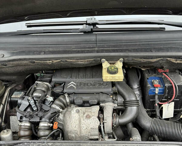 Красный Ситроен Гранд С4 Пикассо, объемом двигателя 1.56 л и пробегом 299 тыс. км за 6200 $, фото 20 на Automoto.ua